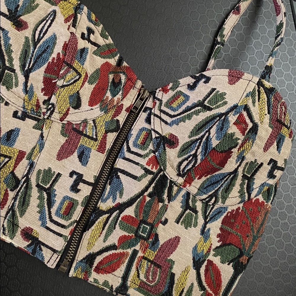 Crop top with straps